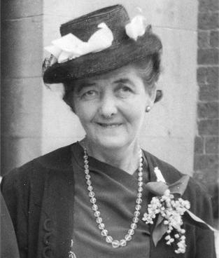 Photo of photos/Annie Isobel McLennan bn St Kilda 1893 portrait